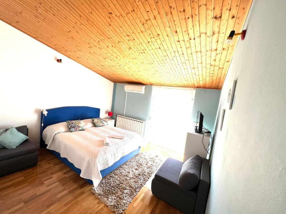 פודסטראנה Apartments Toni מראה חיצוני תמונה