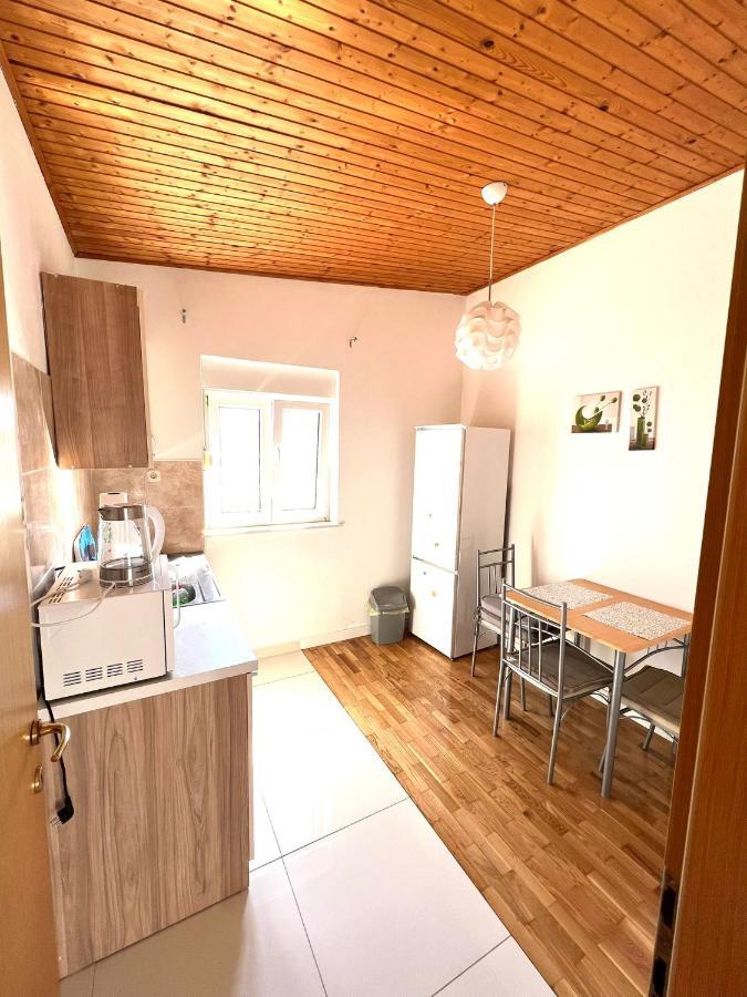 פודסטראנה Apartments Toni מראה חיצוני תמונה