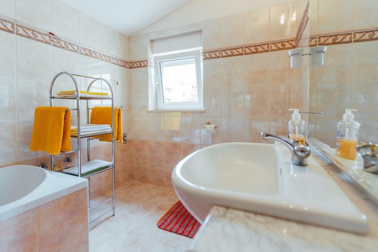 פודסטראנה Apartments Toni מראה חיצוני תמונה
